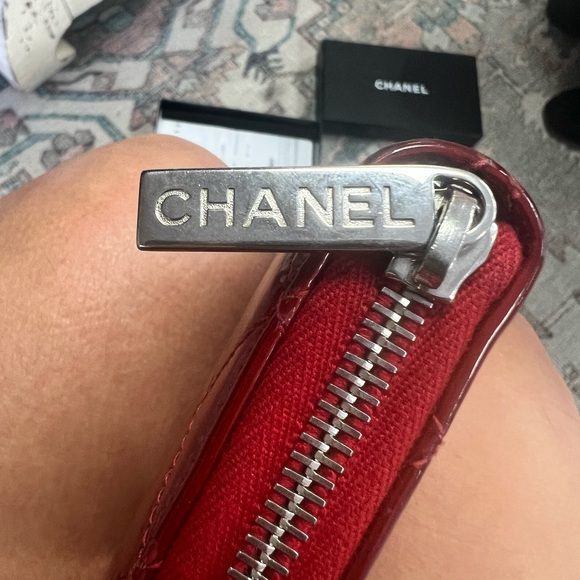 CHANEL Patent Quilted Brilliant
Zip Around Wallet Red - Picture 10 of 11